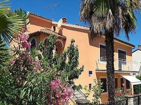 Appartamento Clara 3 *