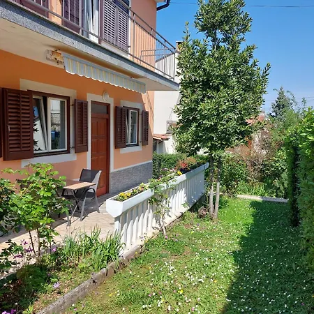 Clara 3 Apartament *